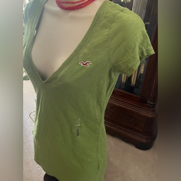 Y2K Unique Hollister SoCal V-neckline short sleeve top - Picture 4 of 12